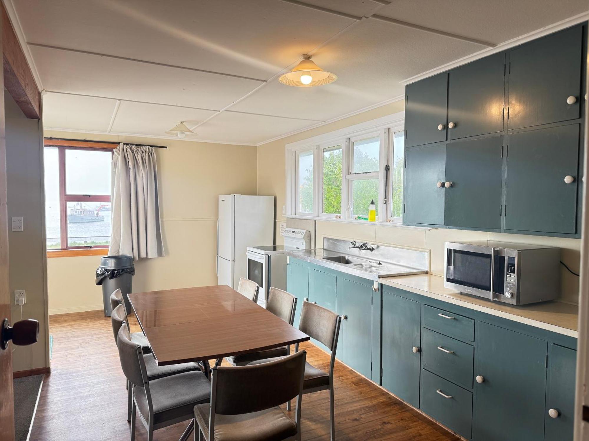 South Sea Hotel - Stewart Island Half-moon Bay Экстерьер фото