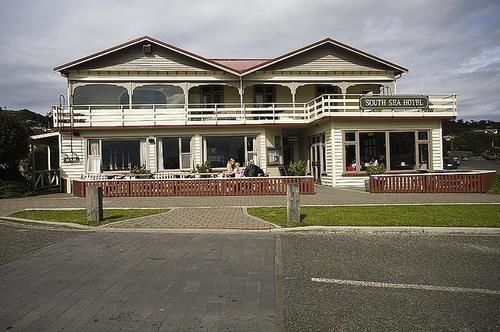 South Sea Hotel - Stewart Island Half-moon Bay Экстерьер фото